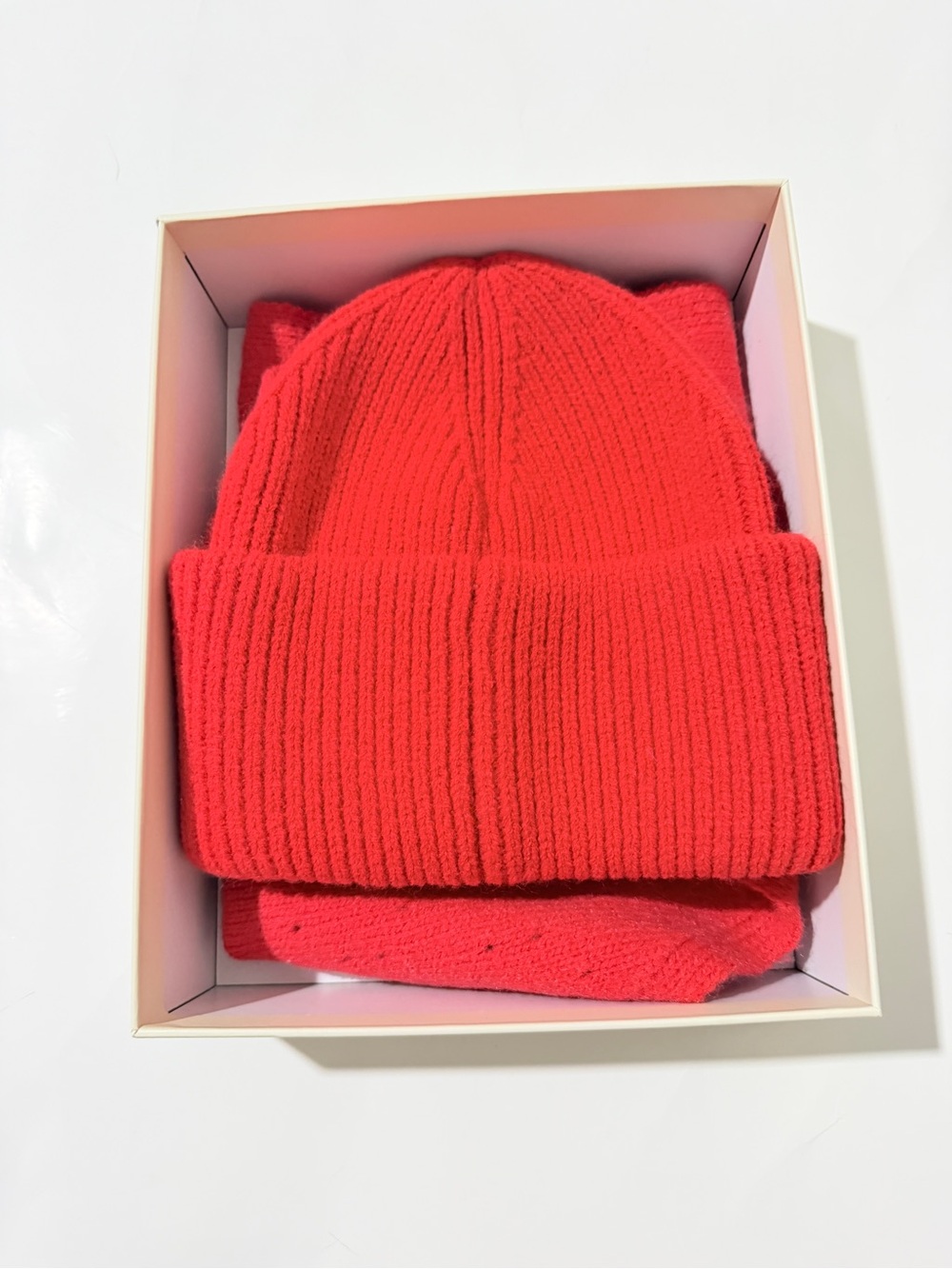 Free People Floral Gift Box with RED hat and scarf - NEW - Picture 2 of 8